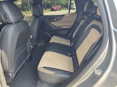 Used 2025 Chevrolet Equinox ACTIV w/ Safety and Technology Package FWD image 10