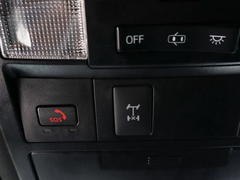 Used 2023 Toyota Tacoma TRD Off-Road w/ Technology Package RWD image 29