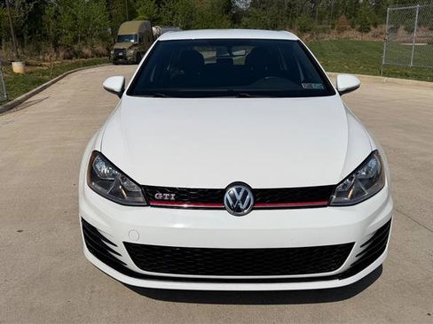Used 2016 Volkswagen GTI SE image 5