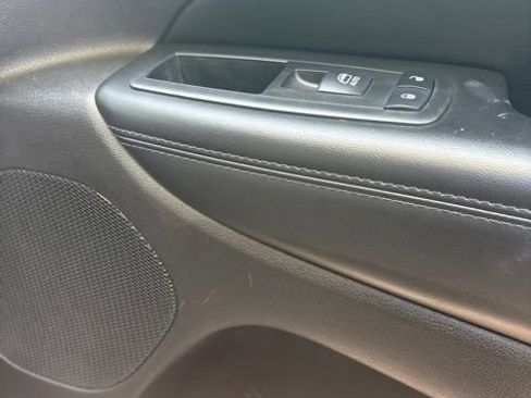 Used 2019 Jeep Grand Cherokee Laredo w/ Security & Convenience Group AWD/4WD image 21