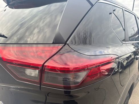 Certified 2023 Nissan Rogue SV image 37