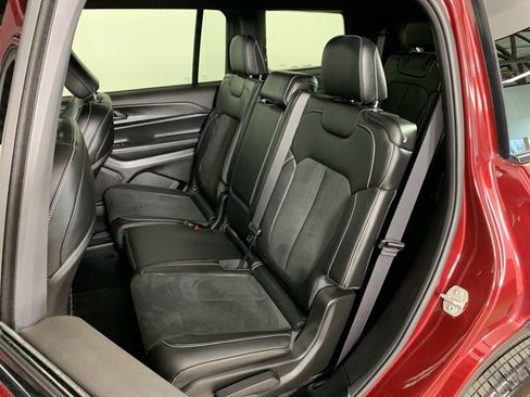 Used 2024 Jeep Grand Cherokee L Altitude image 29