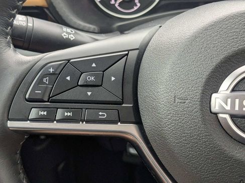 Used 2025 Nissan Sentra SV w/ SV Premium Package FWD image 25