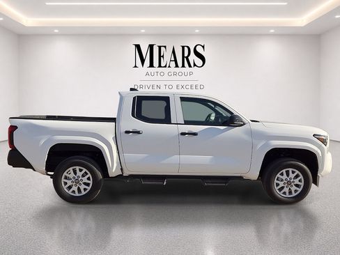 Used 2025 Toyota Tacoma SR AWD/4WD image 6