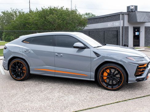Used 2020 Lamborghini Urus AWD/4WD image 13
