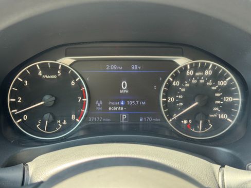 Used 2022 Nissan Altima 2.5 SV FWD image 17