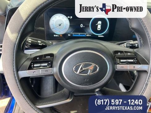 Used 2023 Hyundai Elantra Limited FWD image 13
