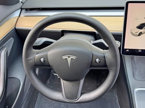 Used 2021 Tesla Model 3 Standard Range Plus RWD image 17