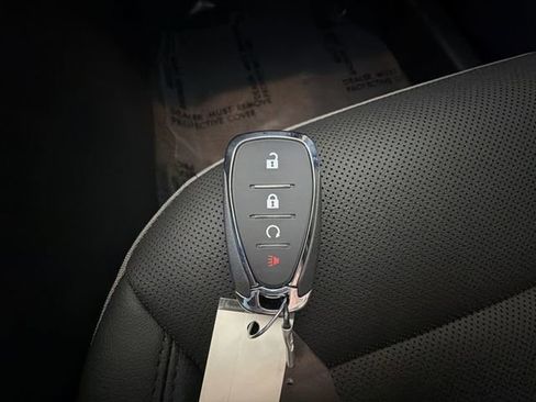 New 2026 Chevrolet Trax ACTIV w/ Sunroof Package FWD image 32