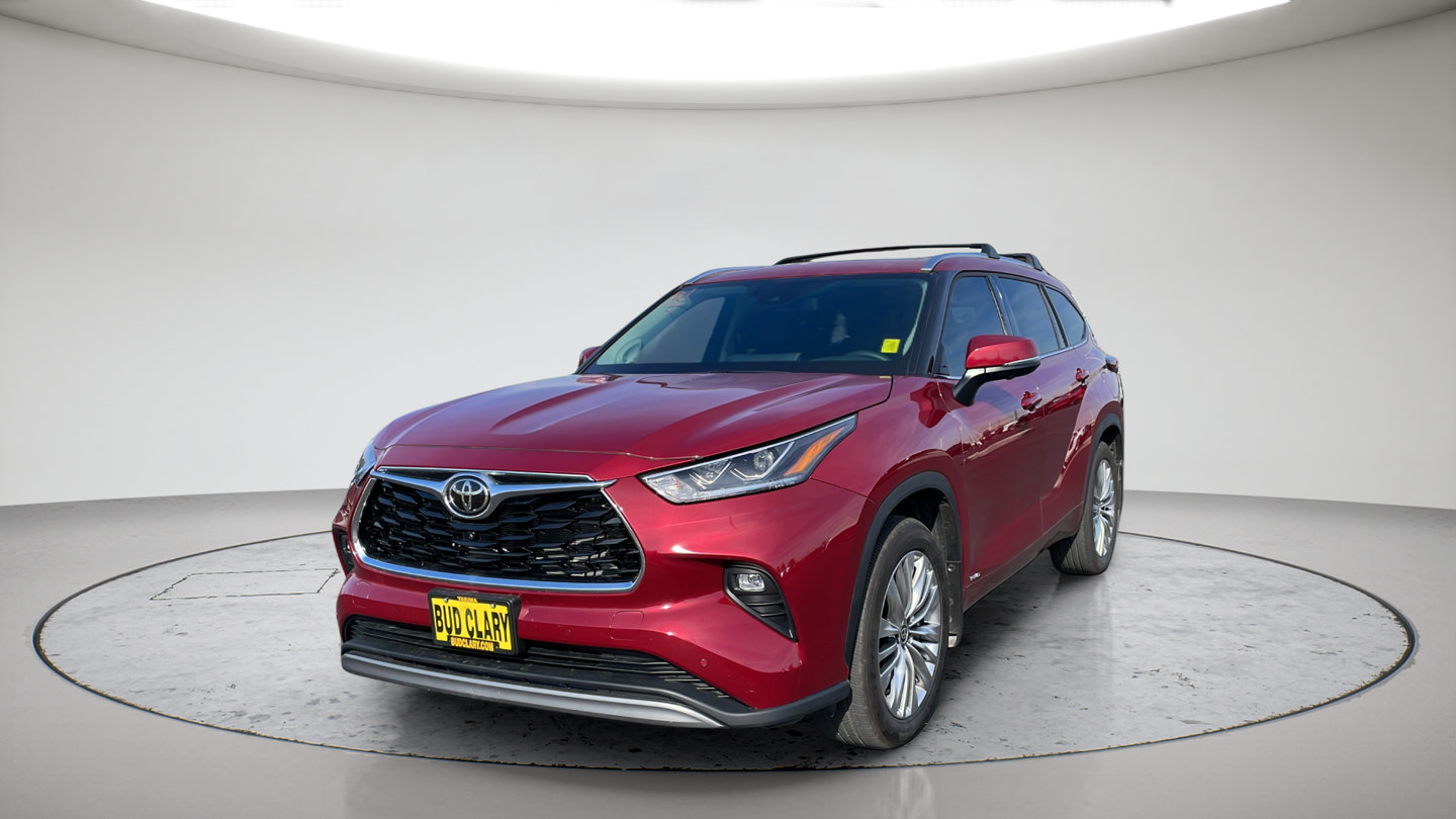 Certified 2026 Toyota Highlander Platinum AWD/4WD image 1