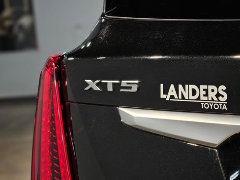 Used 2025 Cadillac XT5 Premium Luxury image 39