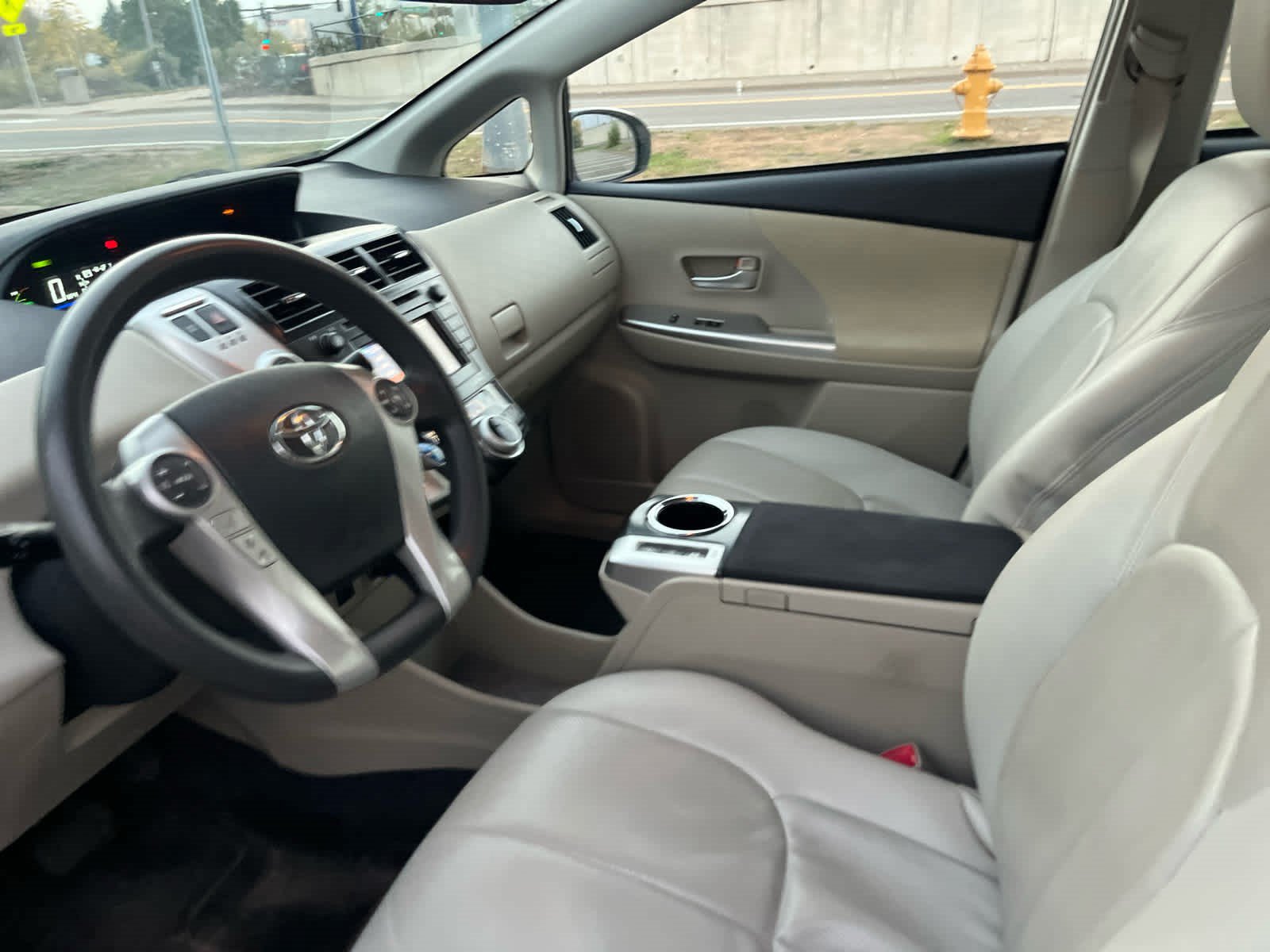 Used 2014 Toyota Prius V Three FWD image 11