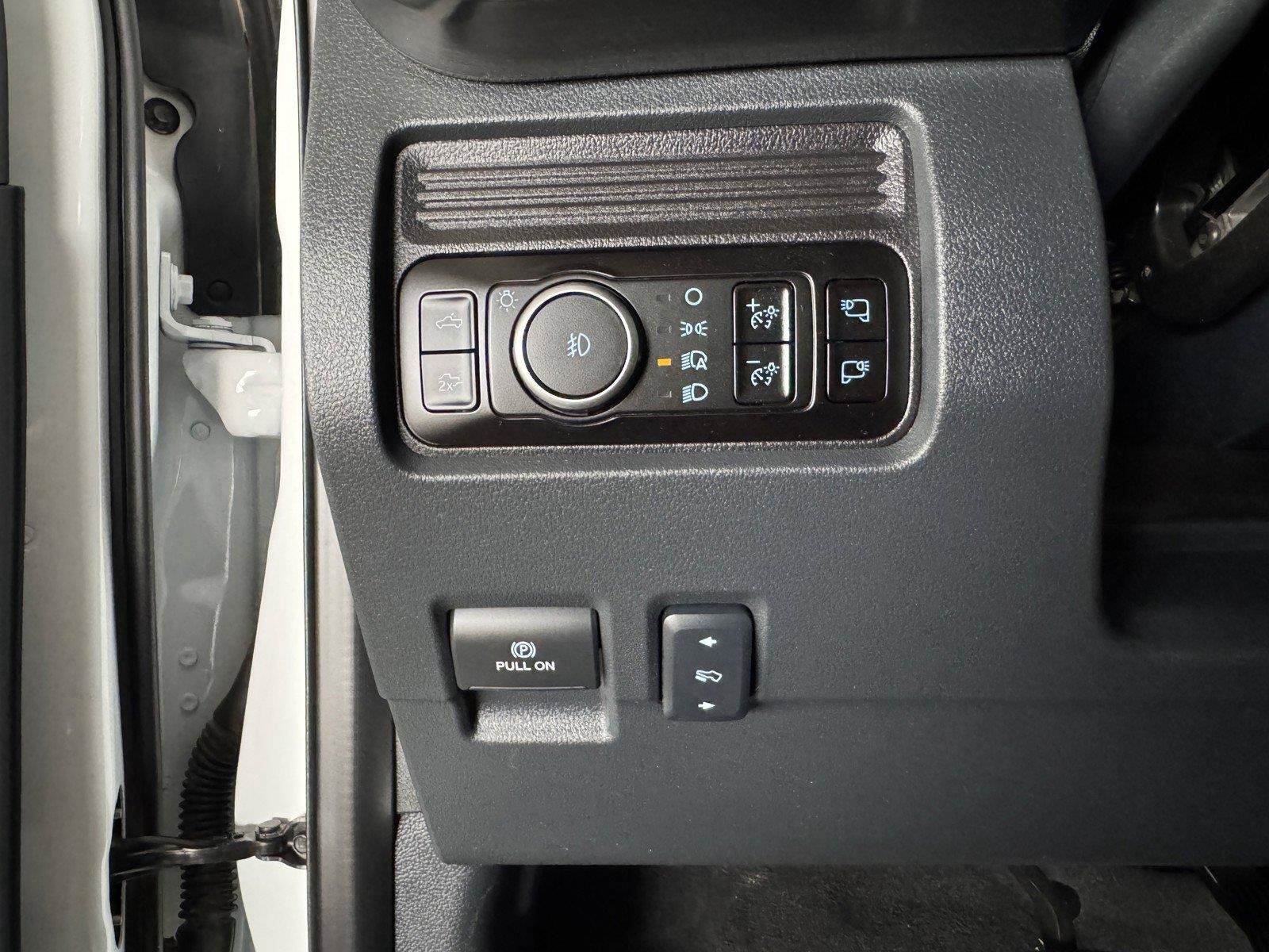 Used 2025 Ford F250 Lariat AWD/4WD image 19