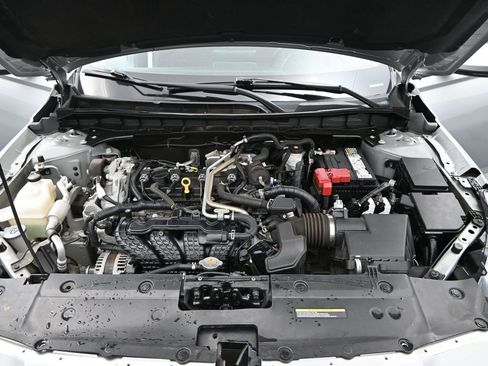 Used 2022 Nissan Altima 2.5 SV w/ SV Premium Package image 11