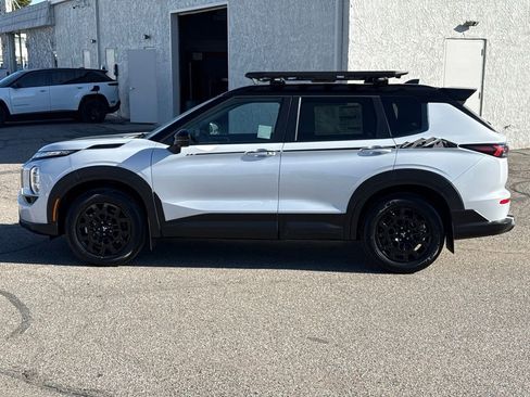 New 2026 Mitsubishi Outlander AWD image 9