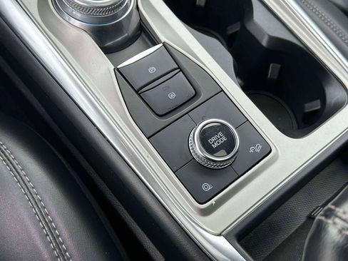 Used 2022 Ford Explorer XLT w/ Equipment Group 202A image 31