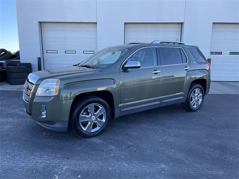 Used 2015 GMC Terrain SLT image 2