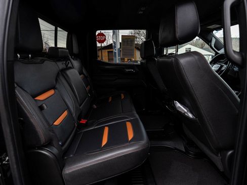 Used 2025 GMC Sierra 1500 AT4 w/ AT4 Premium Package image 29