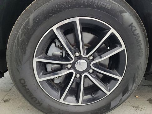 Used 2017 Dodge Journey SE w/ Flexible Seating Group image 31