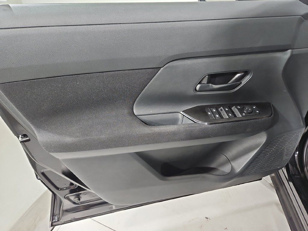 Certified 2025 Nissan Kicks S AWD/4WD image 12