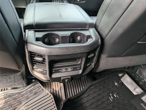 Used 2022 RAM 2500 Limited AWD/4WD image 18