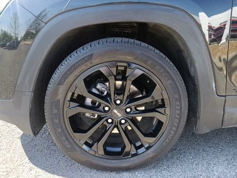 Used 2022 GMC Terrain SLE w/ Elevation Edition FWD image 10