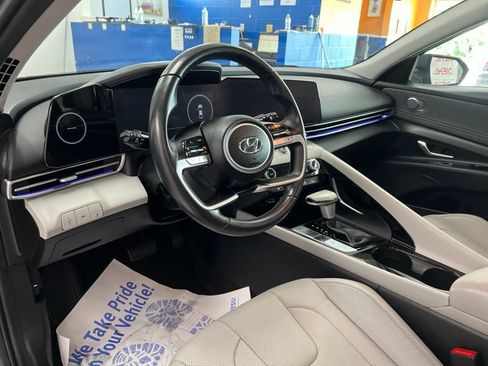 Used 2023 Hyundai Elantra Limited FWD image 19