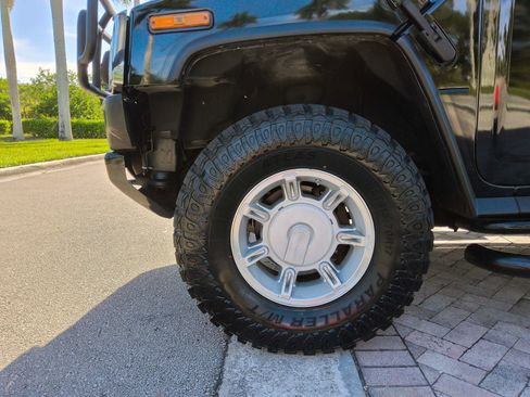 Used 2003 HUMMER H2 w/ Preferred Equipment Group AWD/4WD image 39