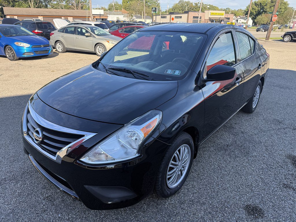 Used 2018 Nissan Versa S Plus FWD image 2