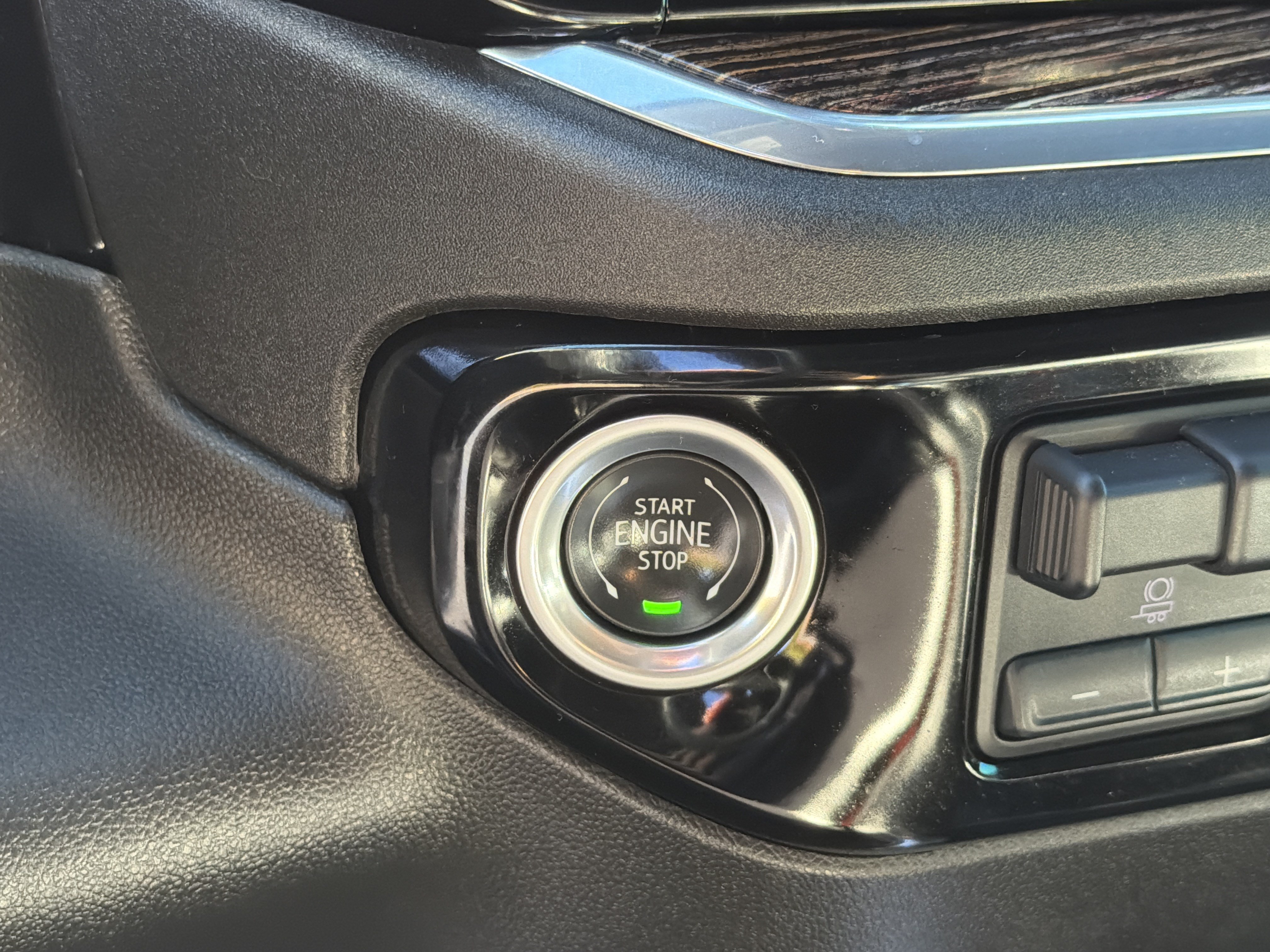 Used 2024 GMC Sierra 1500 Elevation w/ LPO, Elevation Black Package AWD/4WD image 32