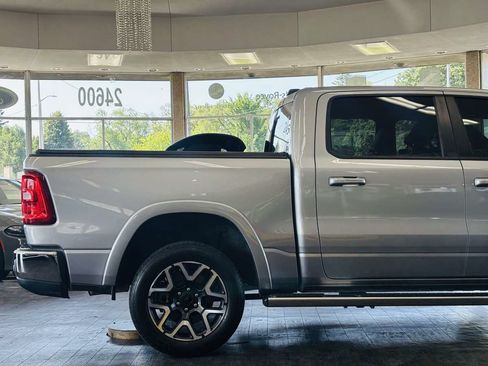 Used 2025 RAM 1500 Laramie AWD/4WD image 6