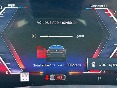 Used 2024 BMW X6 xDrive40i w/ Premium Package image 12