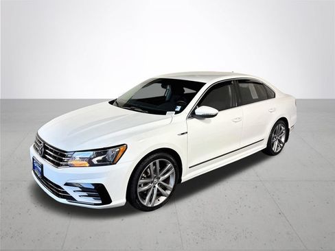Used 2017 Volkswagen Passat 1.8T R-Line FWD image 2