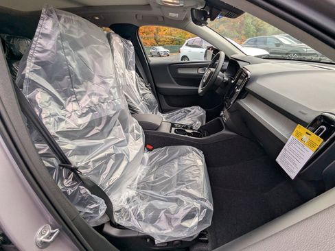 New 2026 Volvo XC40 B5 Plus w/ Protection Package Premier image 22