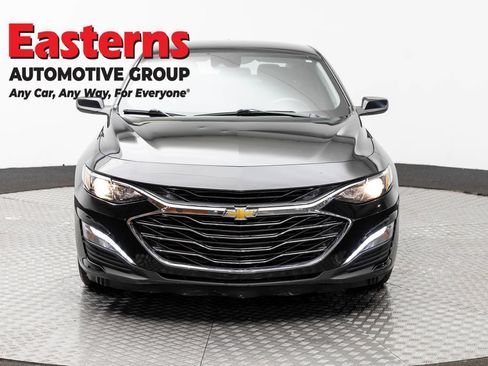 Used 2023 Chevrolet Malibu LT FWD image 2