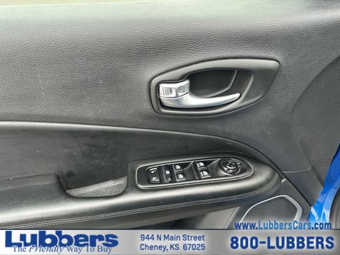 Used 2020 Jeep Compass Latitude image 11