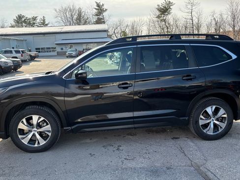 Used 2023 Subaru Ascent Premium w/ Convenience Package image 7