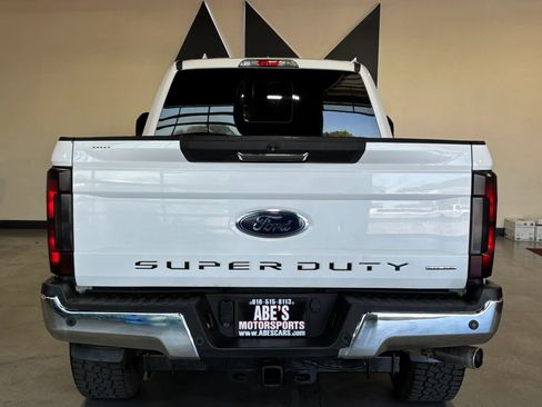 Used 2017 Ford F250 XLT w/ XLT Premium Package AWD/4WD image 5