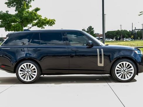 New 2026 Land Rover Range Rover Long Wheelbase Autobiography AWD/4WD image 9