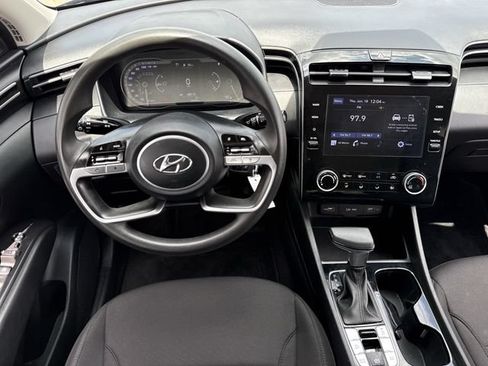 Used 2023 Hyundai Tucson SE FWD image 11