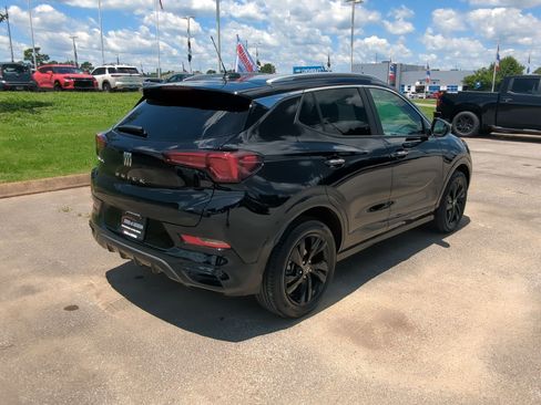 Used 2025 Buick Encore GX Sport Touring FWD image 9