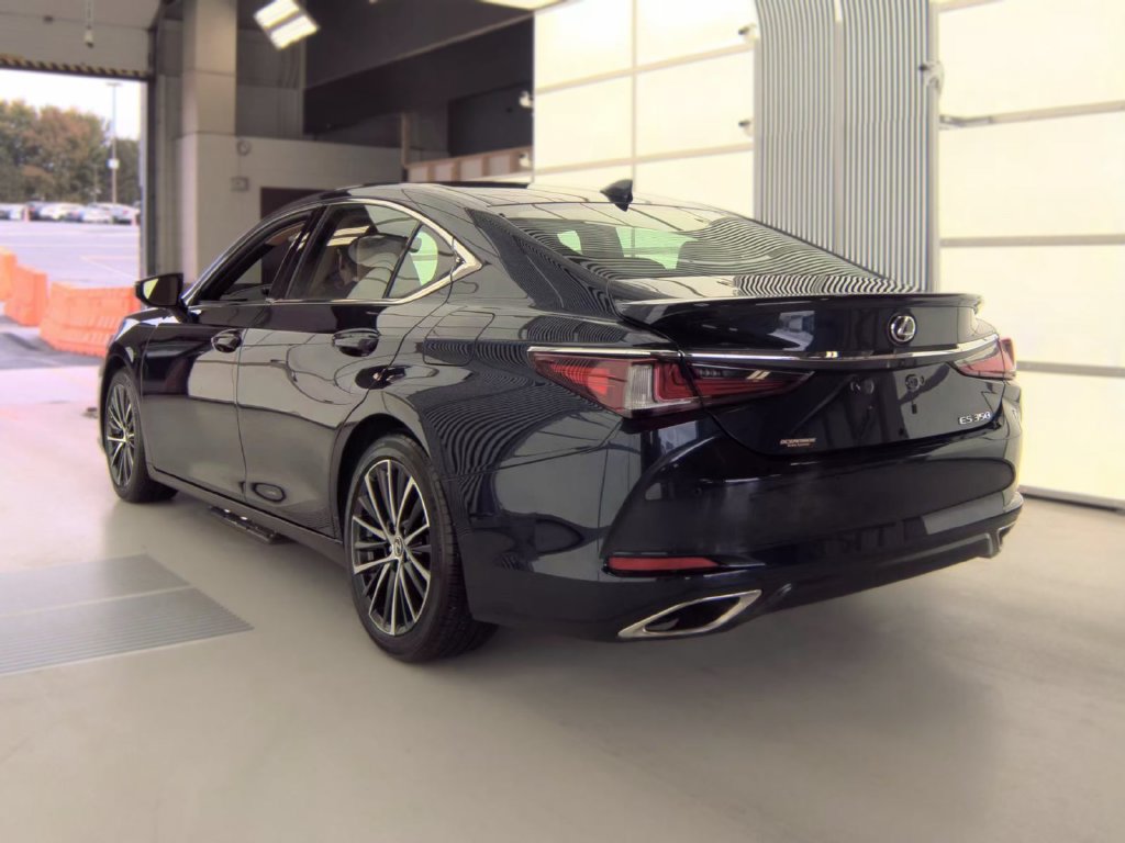 Used 2024 Lexus ES 350 w/ Premium Package FWD image 3