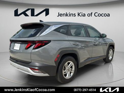 Used 2025 Hyundai Tucson SE FWD image 4
