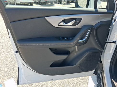 Used 2025 Chevrolet Blazer LT FWD image 16