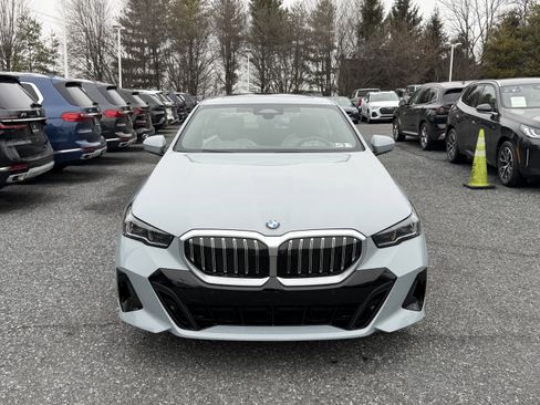 New 2026 BMW 530i xDrive w/ M Sport Package AWD/4WD image 2