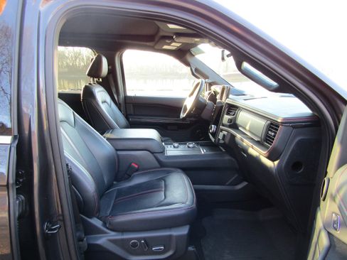 Certified 2023 Ford Expedition Limited image 18