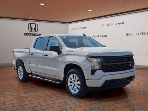 Used 2026 Chevrolet Silverado 1500 Custom AWD/4WD image 5
