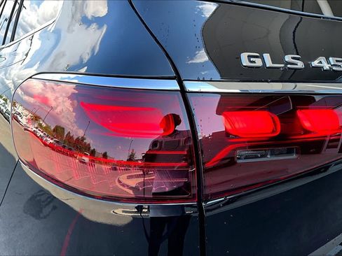 Used 2024 Mercedes-Benz GLS 450 4MATIC image 28