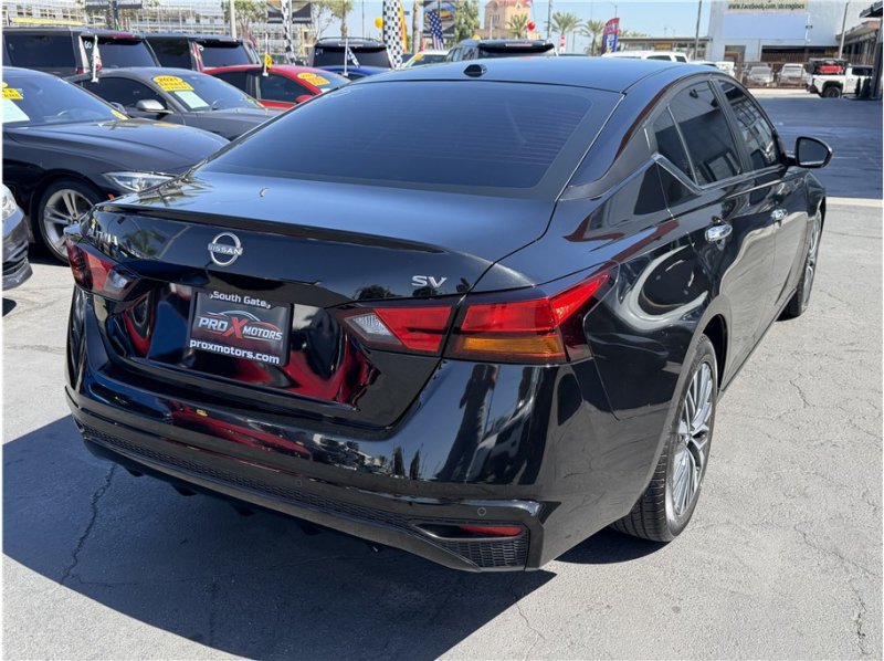Used 2023 Nissan Altima 2.5 SV FWD image 41
