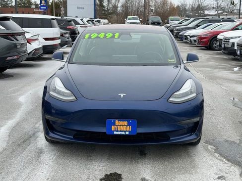 Used 2019 Tesla Model 3 Standard Range Plus image 2